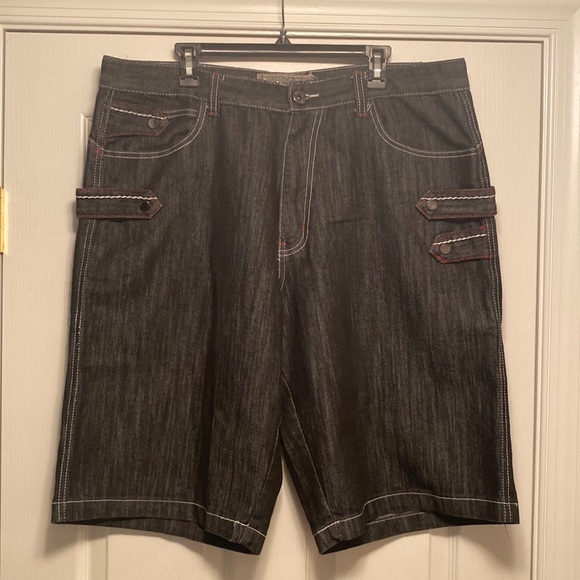 MO7 Other - NWOT MO7 Black/White/Red Shorts…size 40W